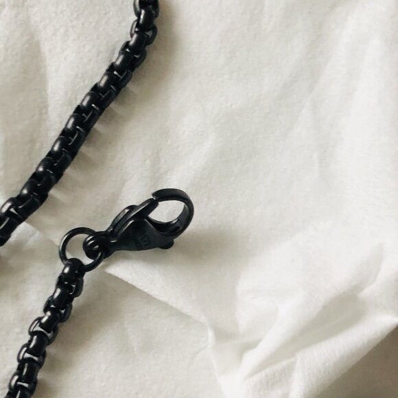 David Yurman Cable Cross Pendant w/Black Stainless Necklace 26" w/Pouch Mint - Picture 11 of 16